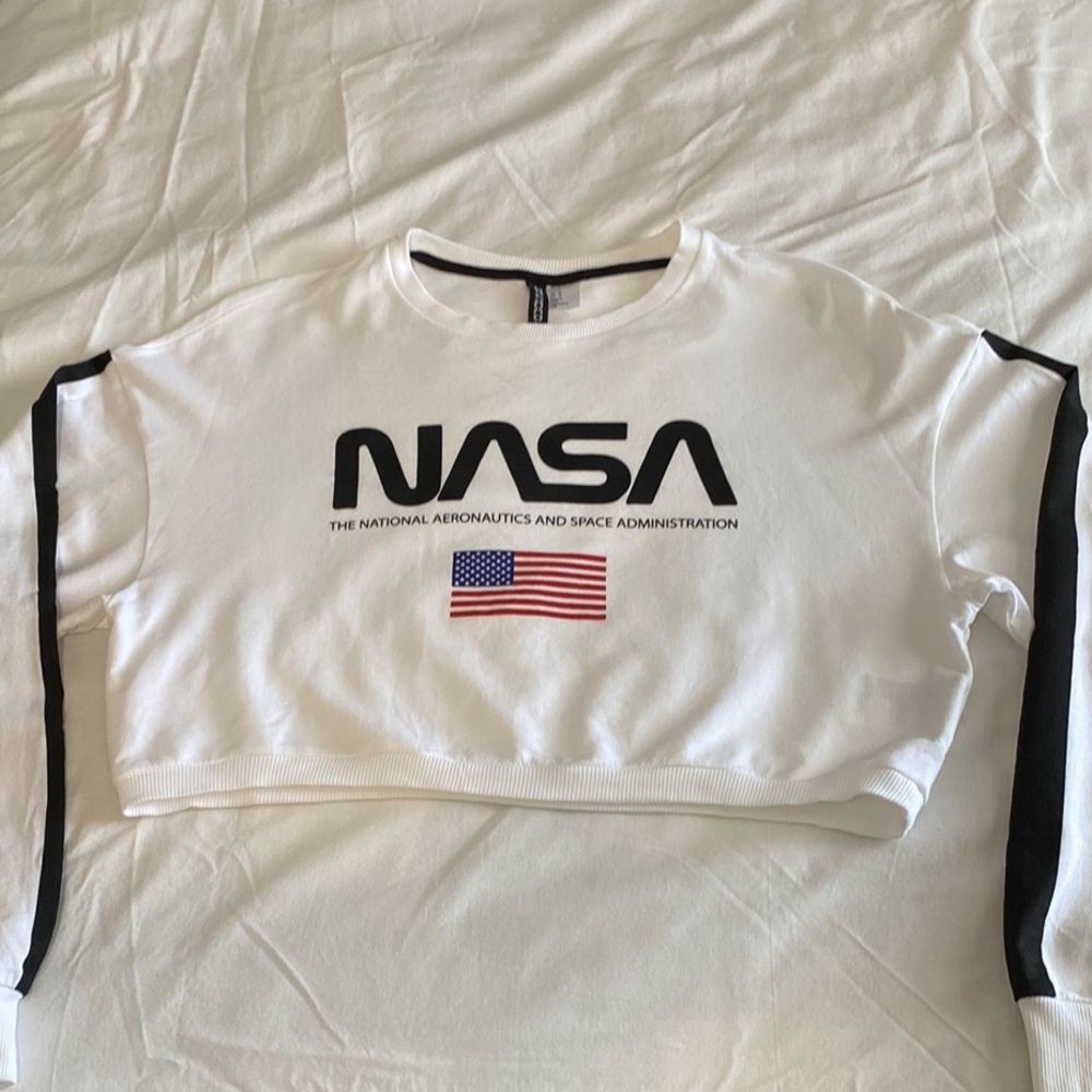 H&M Divided NASA White Cropped Long Sleeve